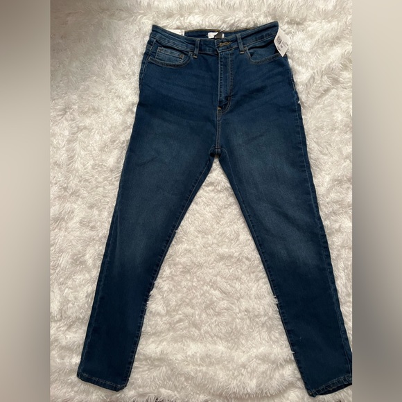 Brand new Forever 21 jeans. Never Worn. - Picture 1 of 3